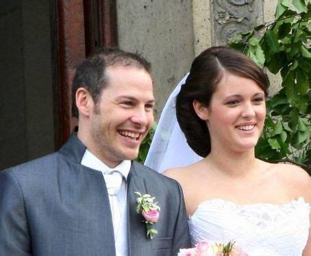 Who is Johanna Martinez dating? Johanna Martinez boyfriend, husband 