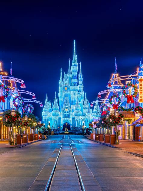 Castle Disney Christmas Wallpapers - Wallpaper Cave