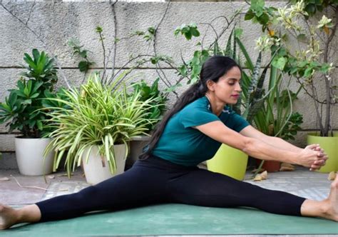 Yoga Reduce Belly Fat पेट की चर्बी कम करने में मदद करता है ये आसन