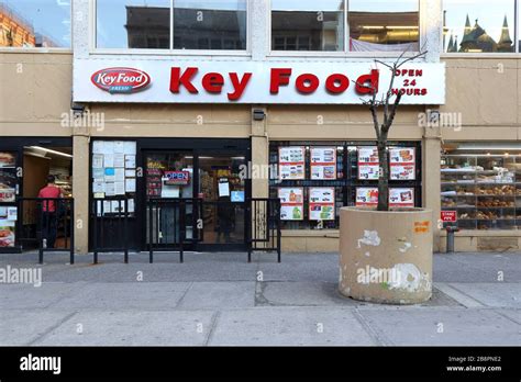 Key Food Supermarkets Hi Res Stock Photography And Images Alamy