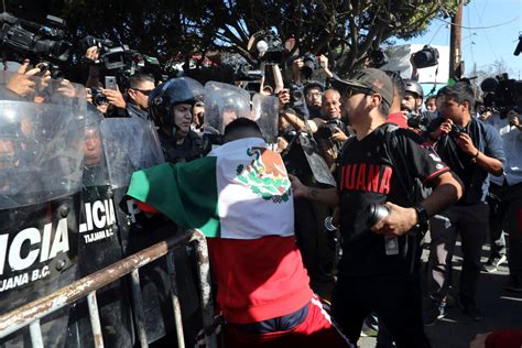 Shouting Mexico First Hundreds In Tijuana March Against Migrant