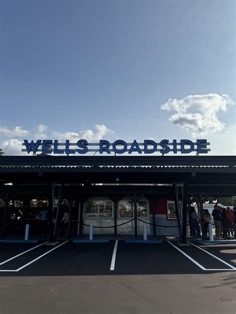 First Taste: Wells Roadside in St. Louis Park | Minnesota Monthly