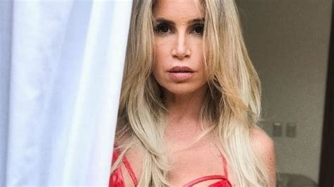 Flor Peña una verdadera mami hot en body de encaje