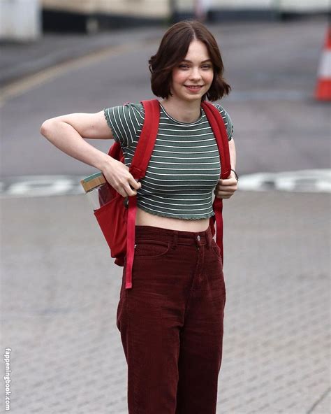 Emma Myers Emma Myers Nude OnlyFans Leaks Fappening FappeningBook