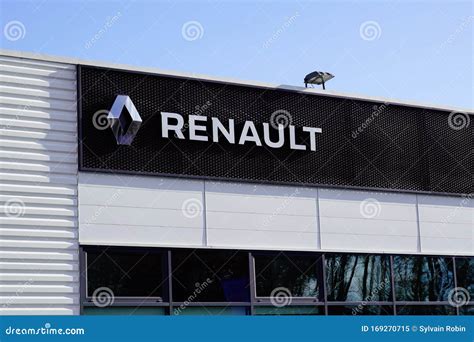 Bordeaux Aquitaine France 01 09 2020 Car Renault Sign Logo On