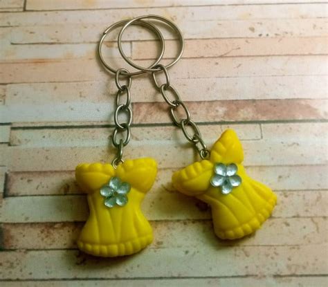 Lembrancinha Chá de Lingerie Chaveiro Corpete Amarelo Elo