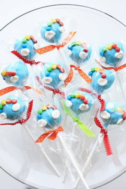 🥇 Rainbow Cake Pops Recipe【 2021 】Who doesn't love a rainbow?