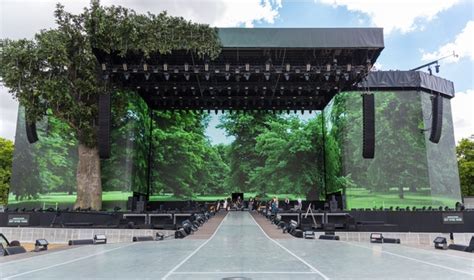 The Great Oak Stage