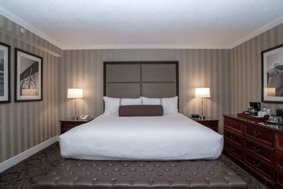 Luxury Edmonton Hotel Gallery | Sandman Signature Edmonton Downtown