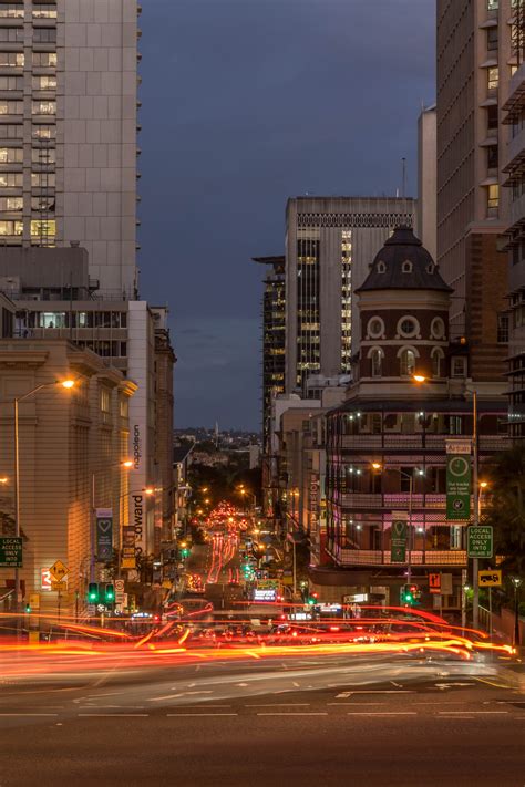Commuters are reacting to how leslie station handles peak hour traffic