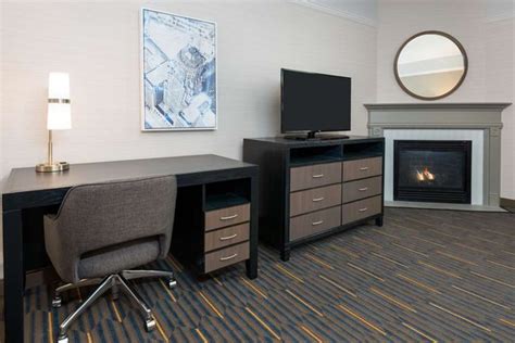 HAMPTON INN & SUITES BUFFALO DOWNTOWN - Updated January 2025 - 118 ...