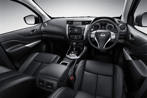 Nissan Np Navara Th Gen Interior Dark Motor Trend En Espa Ol