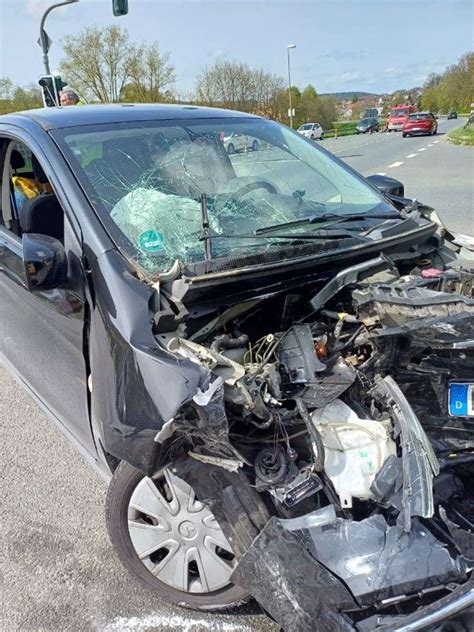 Unfall Bei Kulmbach Autos Krachen Frontal Zusammen Kulmbach