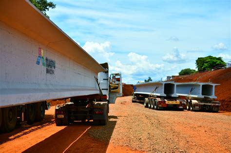 Vigas De Hormig N Est N En Zona De Obras Del Multiviaducto De Cde Y Hoy