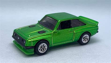 Машинка Базова Hot Wheels Ford Escort RS2000 Super Treasure Hunt STH Factory Fresh 1 64 HTF30