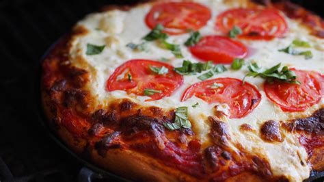 Harps Foods Recipe Grilled Margherita Pizza