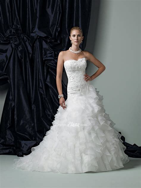 Organza Ball Gown Wedding Dress With Ruffles Sang Maestro