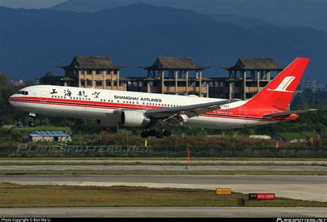 B Shanghai Airlines Boeing D Photo By Ban Ma Li Id