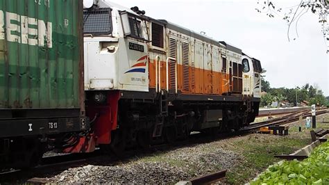 Lokomotif Cc Kereta Barang Petikemas Berangkat Lemah Abang