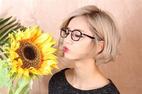 Bob hairstyles with glasses: which haircut will flatter you the most?