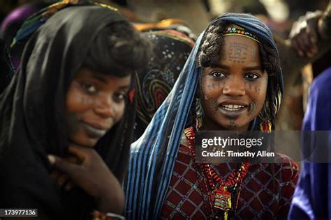 Tribal Face Tattoos Fotografías E Imágenes De Stock Getty Images