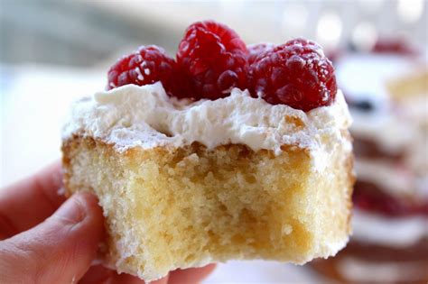 Naked Cake Home Baked