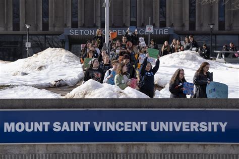 Halifax les professeurs de l Université Mount Saint Vincent