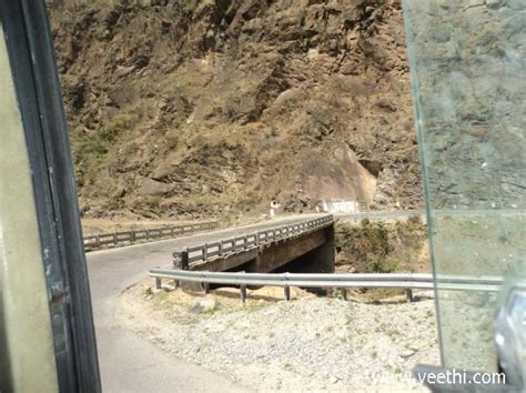 Bridge on Beas River in Manali | Veethi