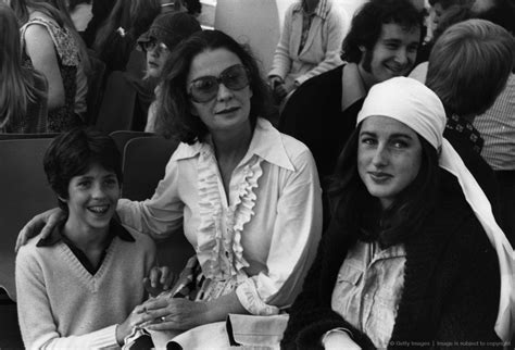 1st September 1975 Actress Jean Simmons With Her Daughters Kate And