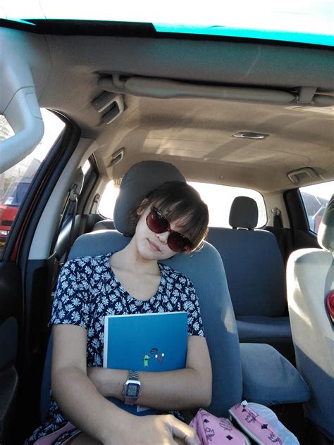 This tutorial shows how to maintain side bangs with fringe 7