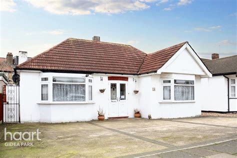 Ferguson Avenue Gidea Park Rm2 2 Bed Bungalow £425 000