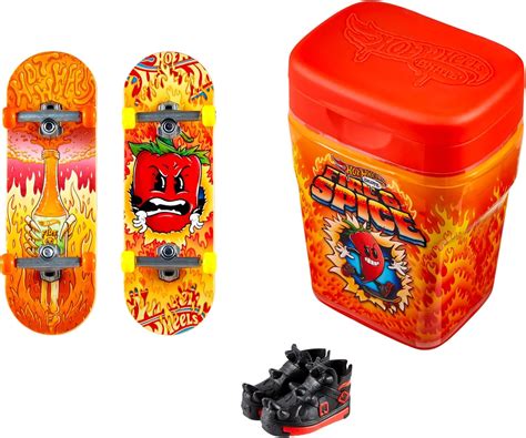 Hot Wheels Skate Vehículo de Juguete Paquete de Chicles Sabor Picante para niños de 5 años en