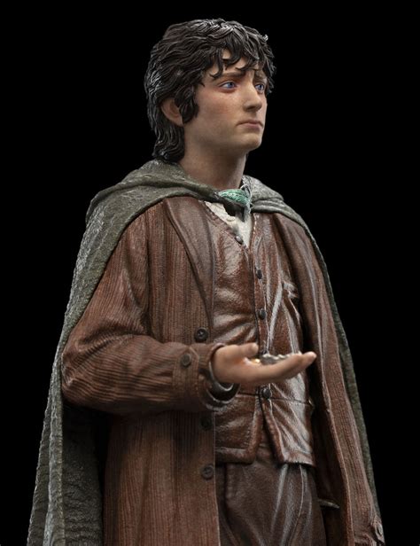 Frodo Baggins, Ringbearer 1/6 Scale Statue - Spec Fiction Shop