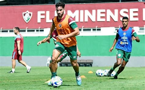 Fluminense Martinelli Treina E Aumenta Chances De Retorno Para