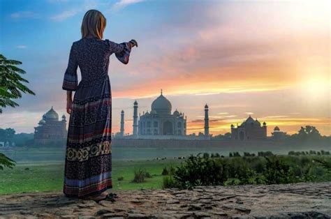 Agra Tour Privato Guidato Con Salta La Fila Del Taj Mahal Getyourguide