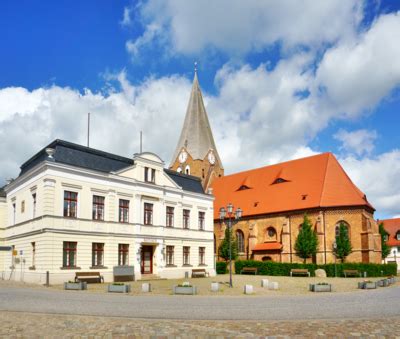 Amt Malchin Am Kummerower See Rathaus Neukalen