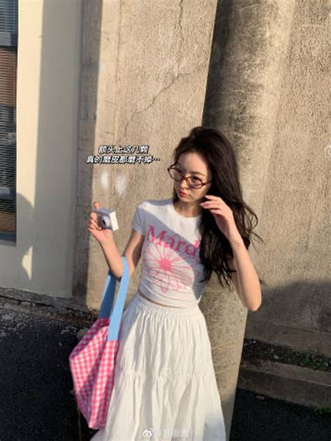 Hot girl Trung Quốc gây lú vì khoảnh khắc giống Jennie đến giật mình