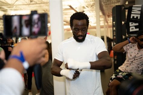 Photos Terence Crawford Shows Off Moves At Media Workout Boxing News