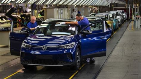 Volkswagen Envisage De Fermer Trois Usines En Allemagne Et De R Duire