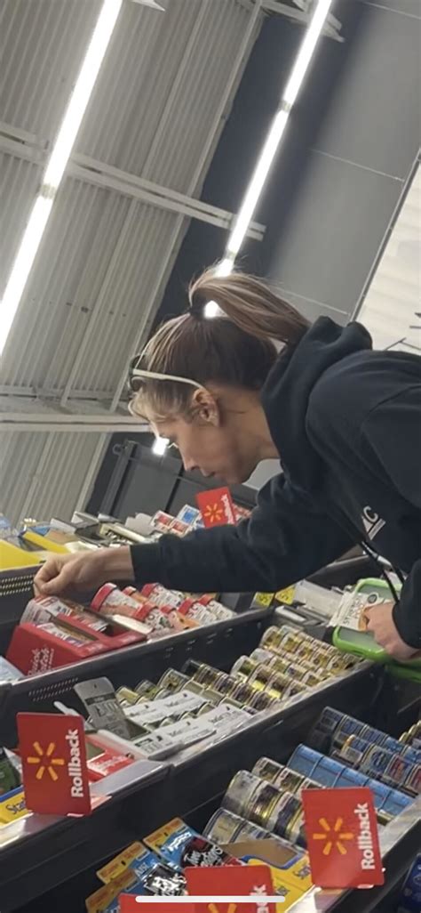 Milf Showing Off Her Tight Cheeks In Spandex Shorts Short Shorts Volleyball Forum