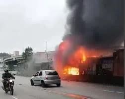 Veja vídeo criança cadeirante morre queimada durante incêndio