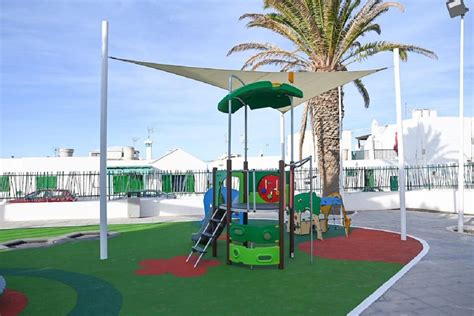 El Parque Infantil De La Plazoleta Reabre