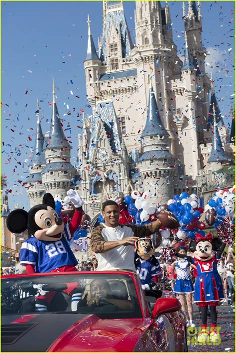 Super Bowl MVP Malcolm Smith Visits Disney World After Win!: Photo 3046997 | 2014 Super Bowl ...