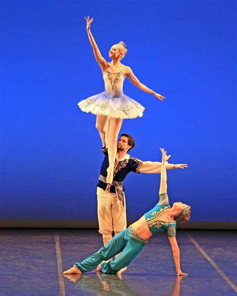 Le Corsaire | Ballet: The Best Photographs