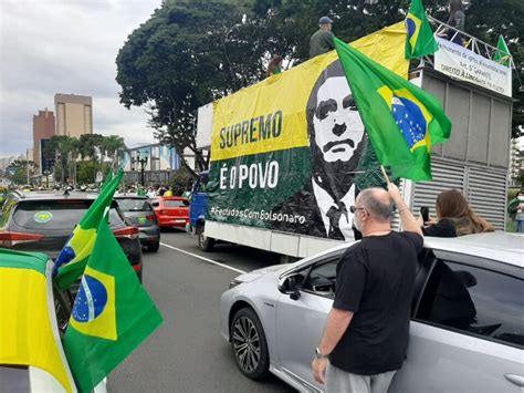 Em Curitiba Manifestantes Pr Bolsonaro Fazem Carreata E Centrais