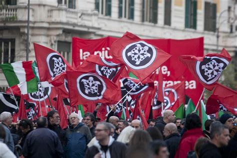 Casapound Il Reportage Su Le Monde Il Fatto Quotidiano