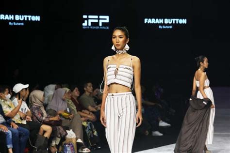 Melenggang Di Surabaya Fashion Parade 2023 Farah Button Siap Merajai