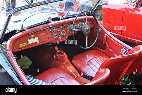 1953 Triumph TR2 interior Stock Photo - Alamy