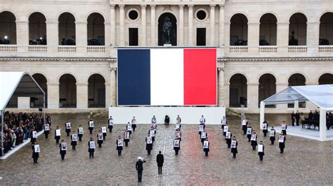 Emmanuel Macron salue la mémoire des 42 français tués par le Hamas