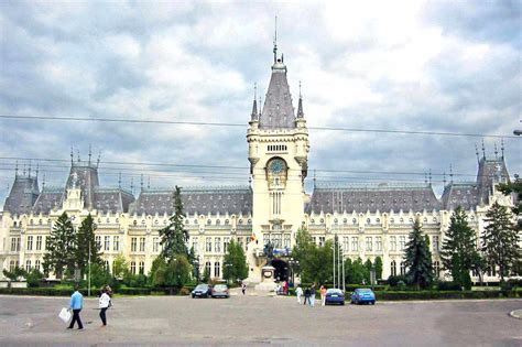 Romania Castle: Legends, Photos, Visitor Information